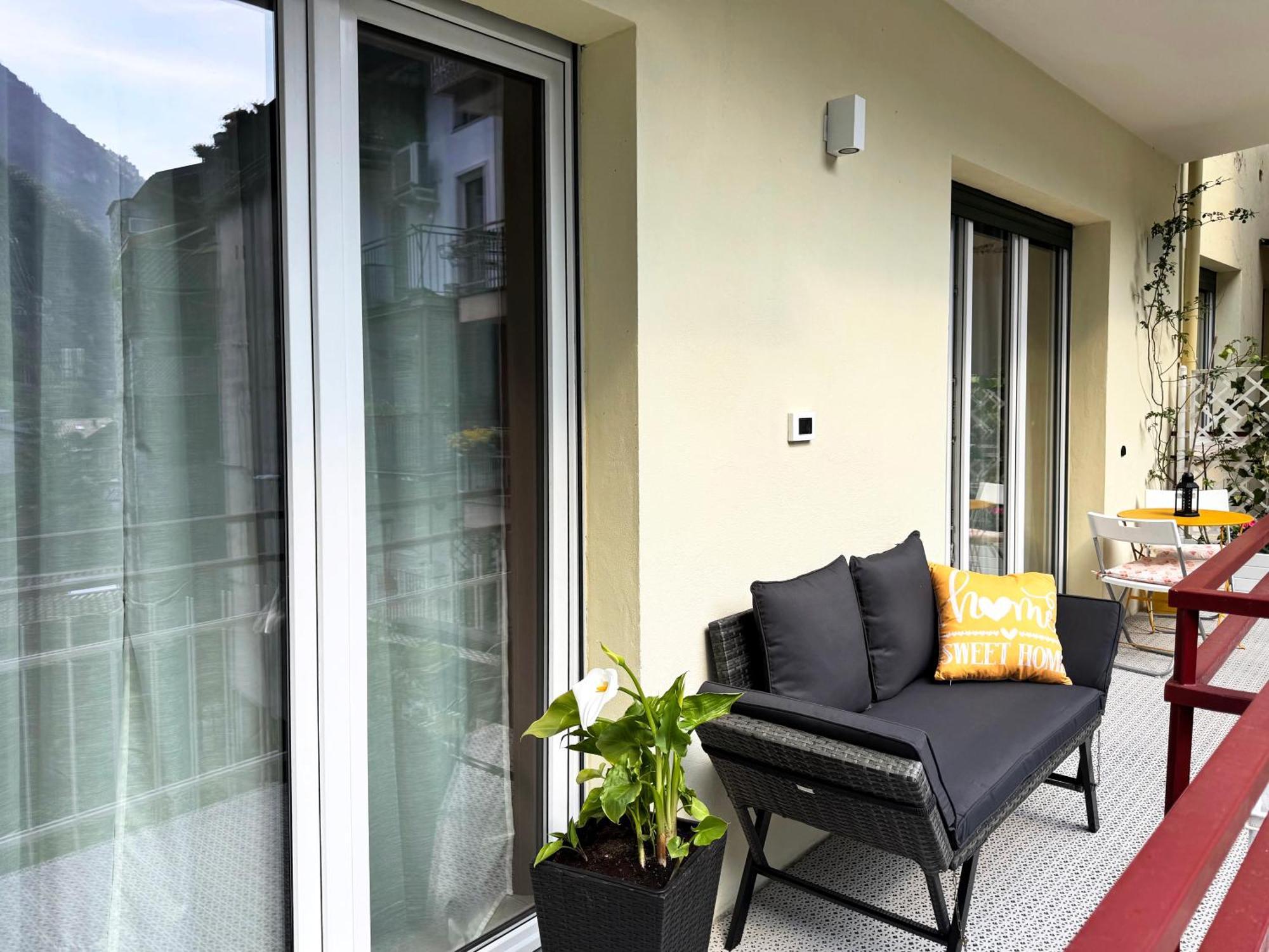 New Apartment In Historical Center Near Lake Riva del Garda Exterior photo