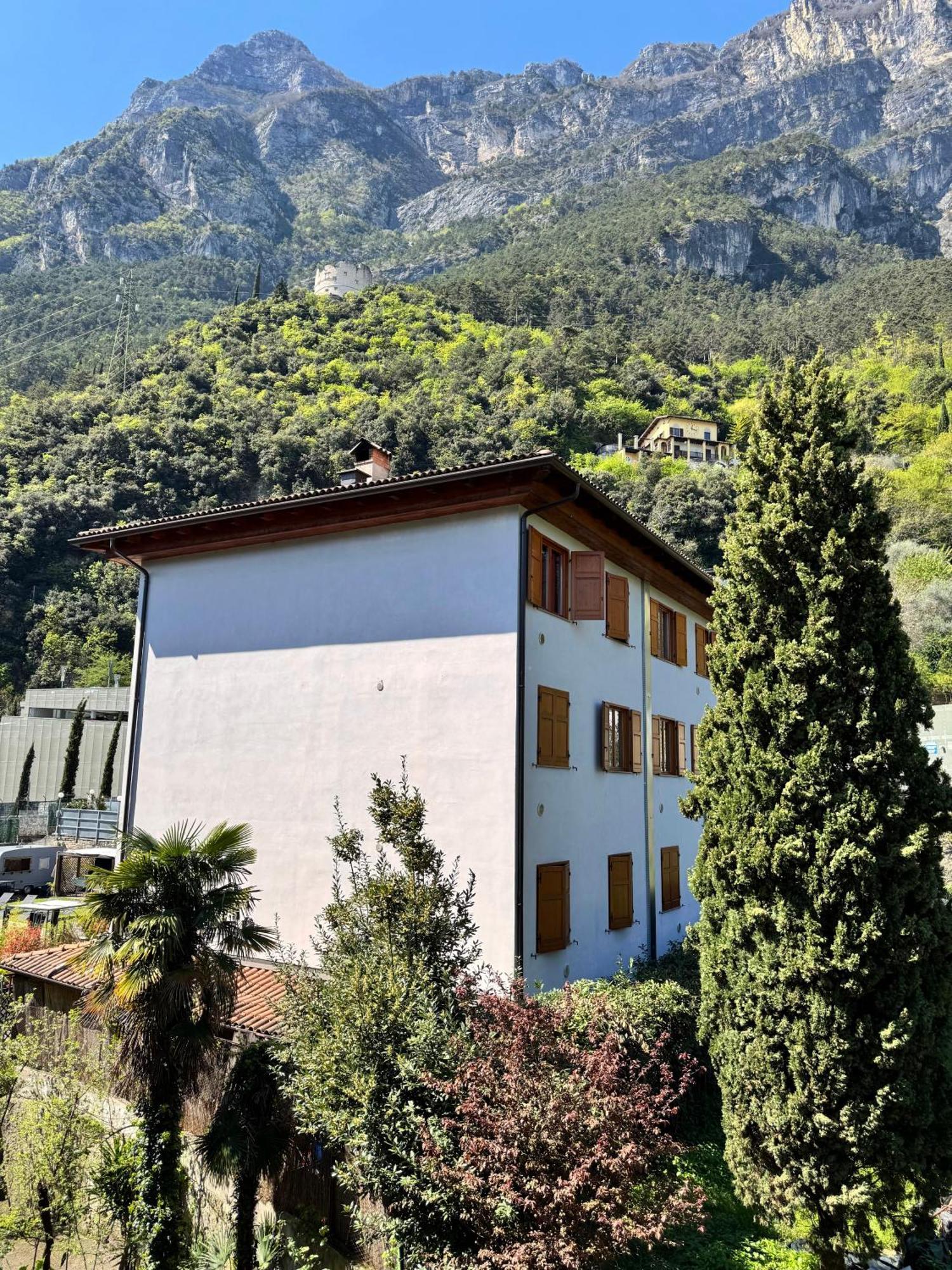 New Apartment In Historical Center Near Lake Riva del Garda Exterior photo